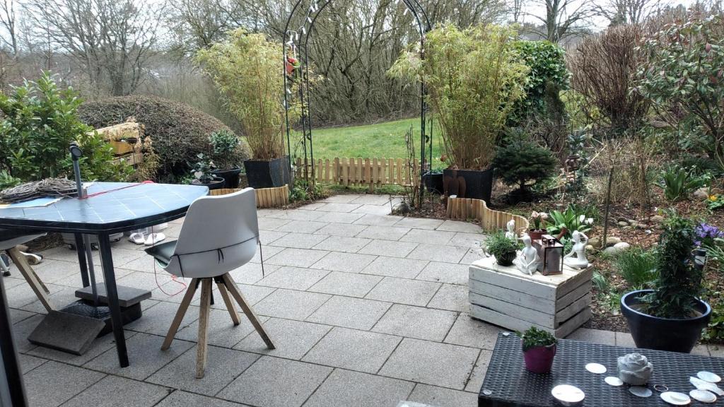 Molfsee Apartment | Garden View