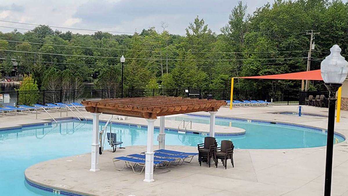 Tobyhanna Villa | Garden View Home