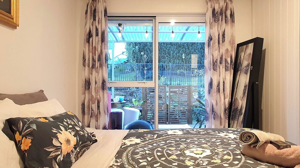 Tauranga Bed & Breakfast | Garden View room at 'Sherwood Forest' Shared Family Home - designed for wellness