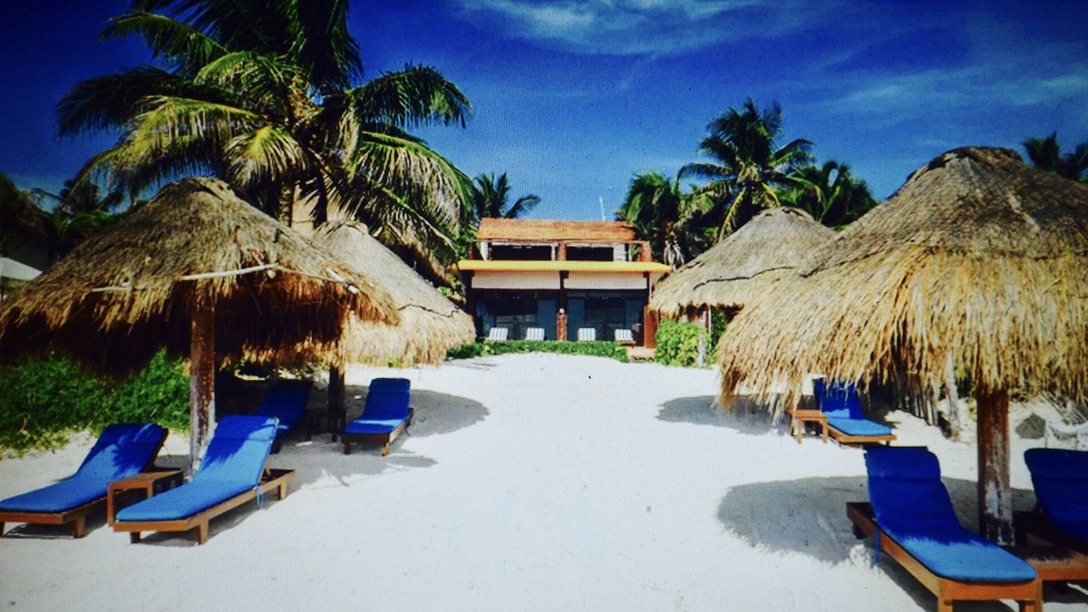 Playa Paraiso Apartment | Garden View Studio on the Beach in Tulum ideal for couples, families or friends.