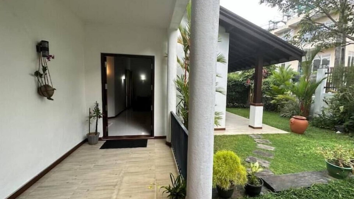 Homagama House | Garden Villa-Luxury home in Homagama Sri Lanka 5 mins HW and 20 mints to Colombo