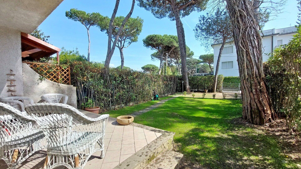 Ronchi House | Garden, WiFI, A/C, 650m from the sea, bicycles