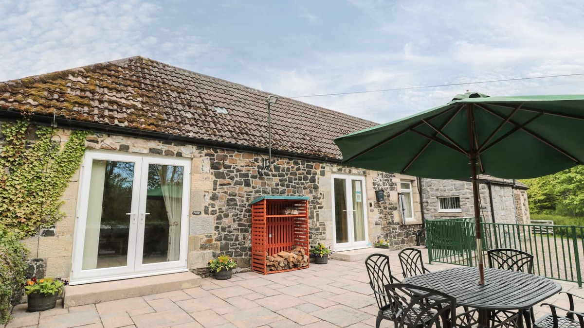 Belford Cottage | GARDENER'S COTTAGE, pet friendly, luxury holiday cottage in Belford