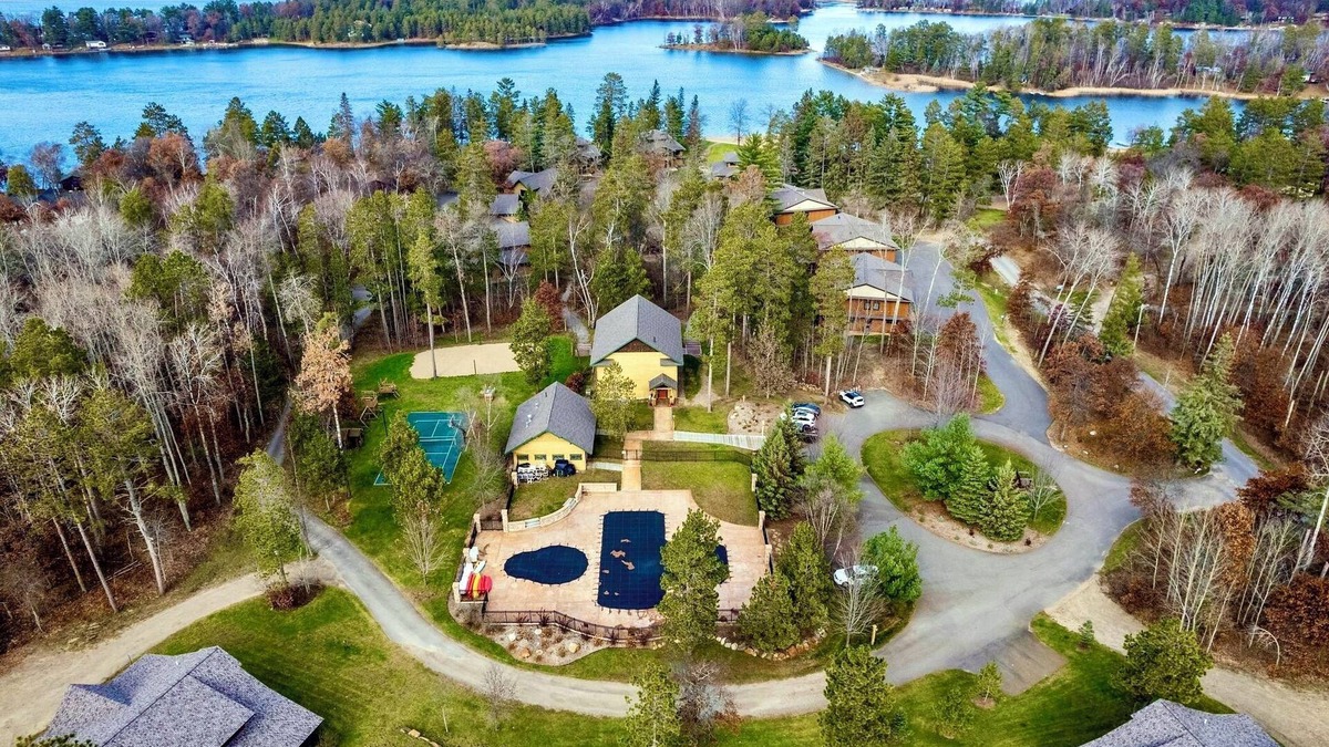Pequot Lakes Resort | Gardenview Home w/Dock on the Whitefish Chain, Outdoor Pool, Pickleball & More