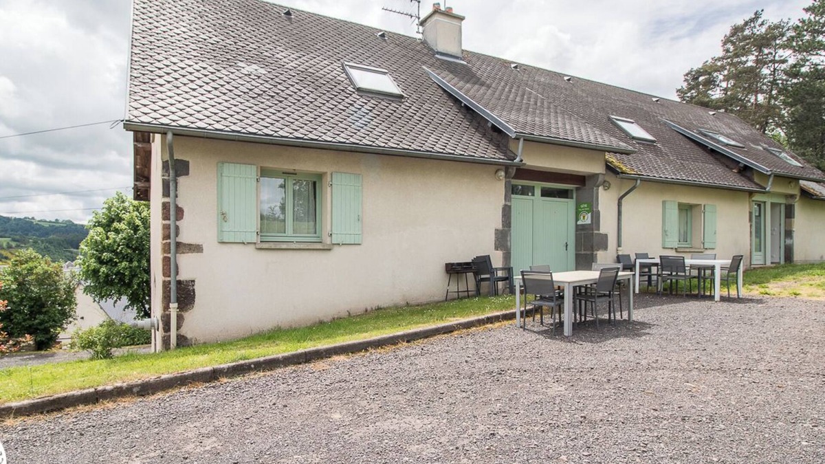 Saint-Sauves-d'Auvergne House | Garenne - Saint-sauves-d'auvergne