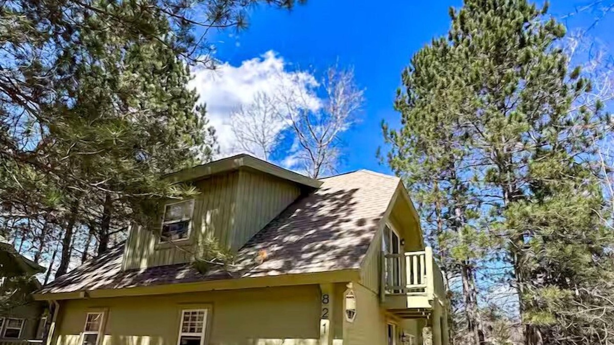 Lewiston Cottage | Garland Golf Cottage on Fountains Hole 10