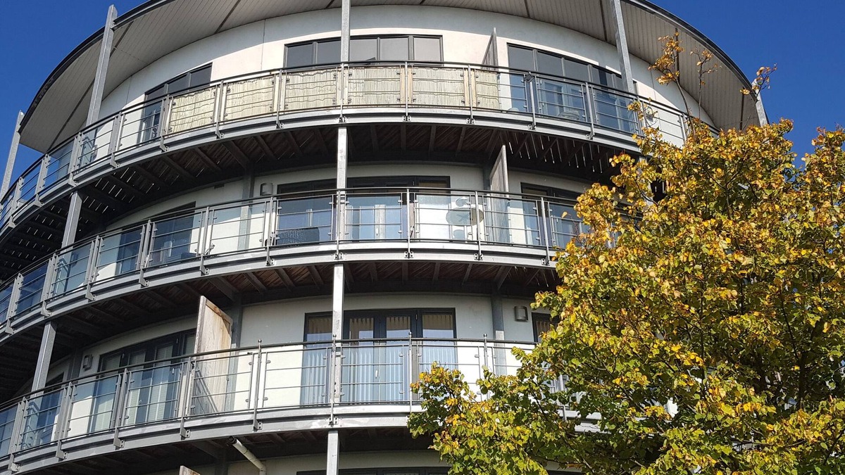 Greenhithe Apartment | Garland Modern Apartment Greenhithe 1 with Parking