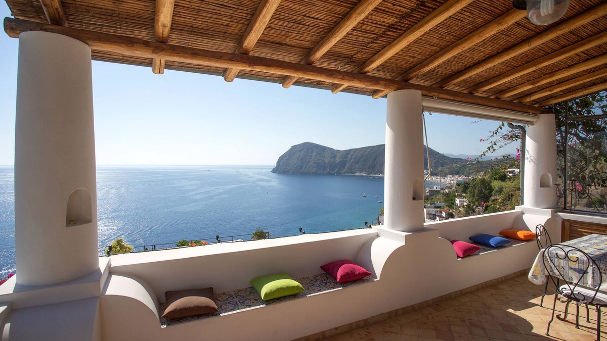 Lipari Villa | GARLIC - STROMBOLICCHIO