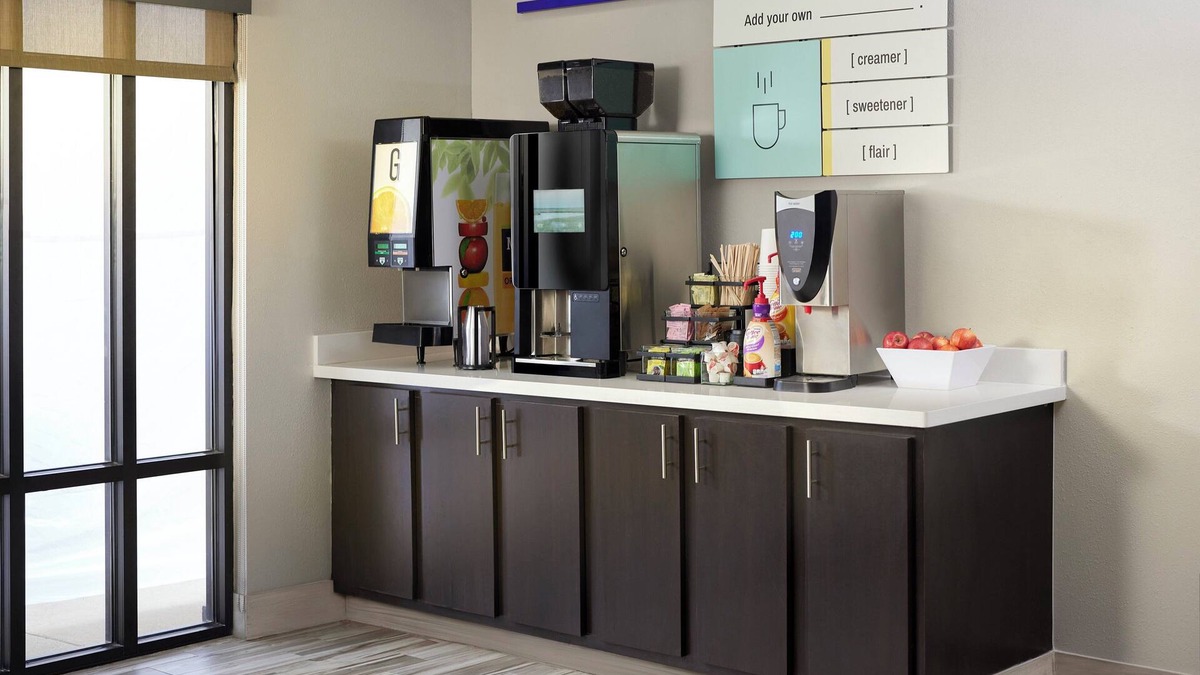 Glen Burnie Hotel | Garner Hotel Glen Burnie BWI Airport Area by IHG
