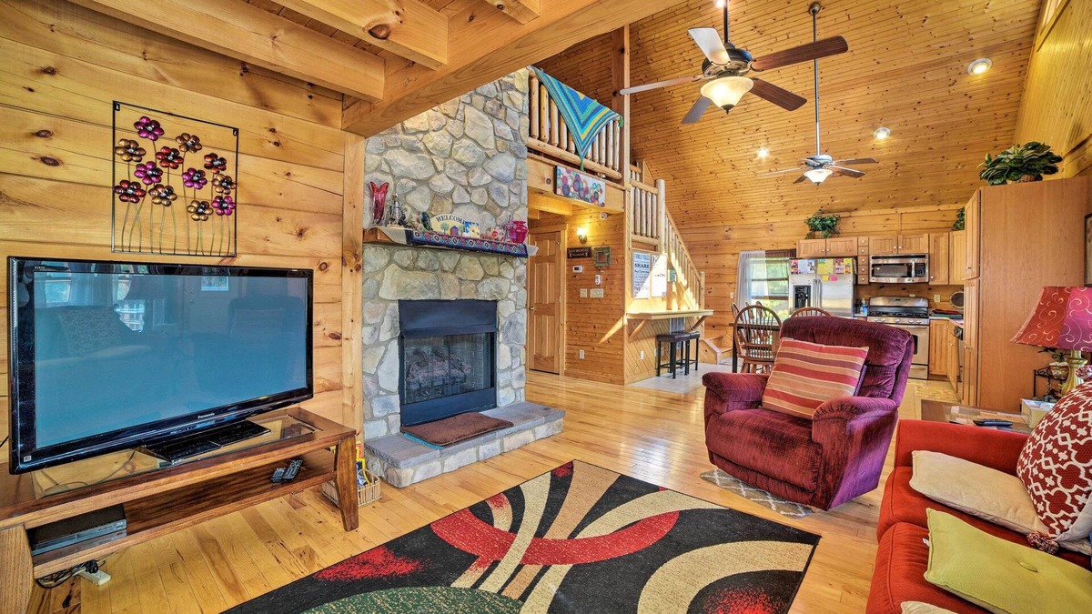 Luray Cabin | Garnerland in Luray Pet-Friendly Cabin w/Porch