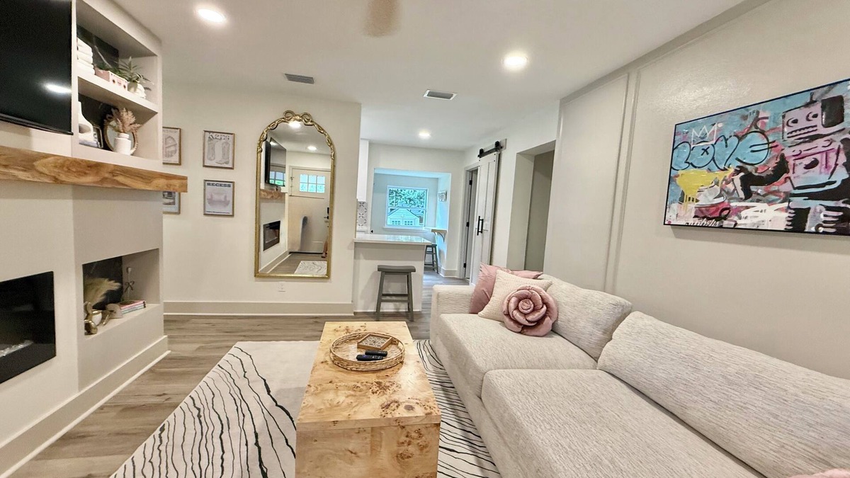Tallahassee House | Garnet and Glam 1.2 miles from FSU Stadium 4-bedroom 2 bath house