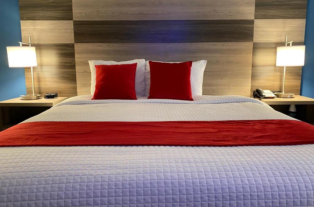 Garnett Hotel | Garnett Hotel & RV Park