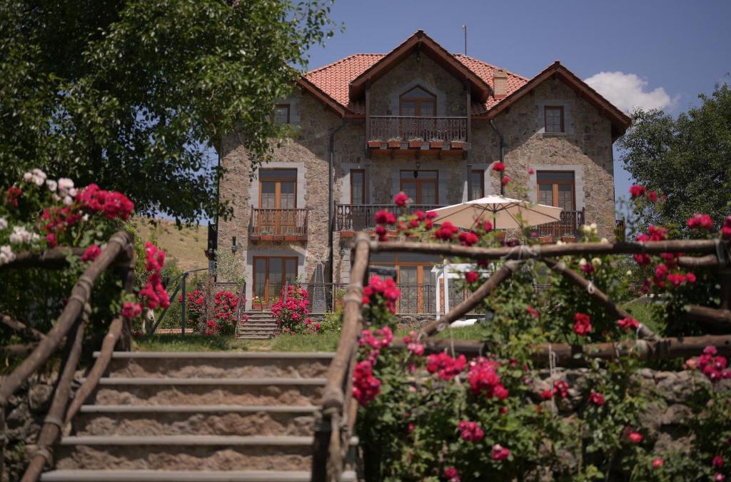 Garni House | Garni HinYard