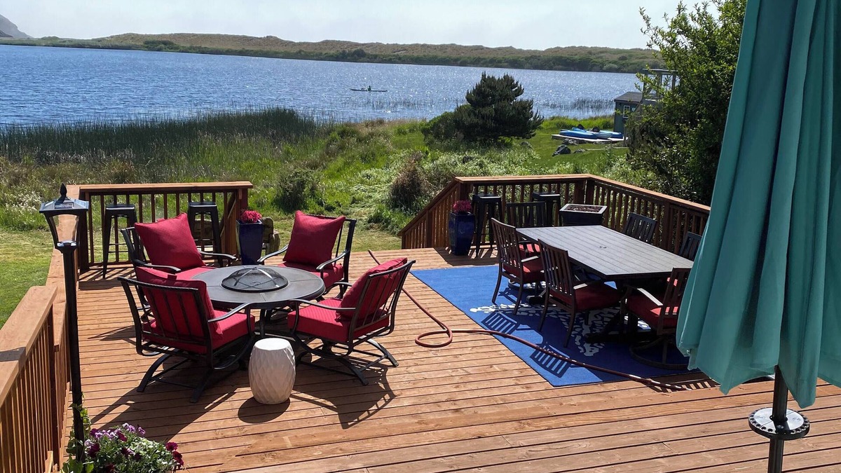 Port Orford House | Garrison Lakefront house in beautiful Port Orford OregonnRequires 30 -day min!