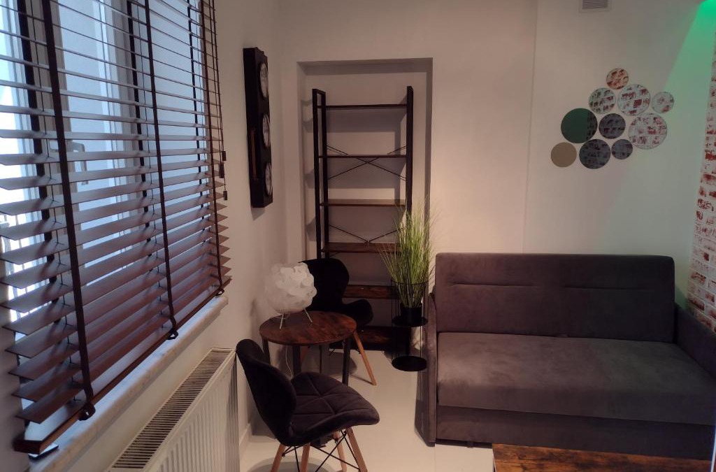 Jaslo Apartment | Garsoniera -w podwórzu