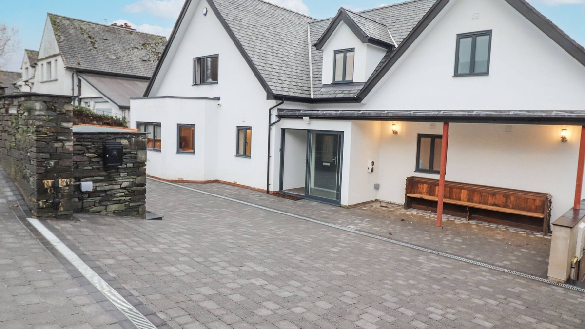 Ambleside House | GARTH HILL HOUSE, pet friendly, luxury holiday cottage in Ambleside
