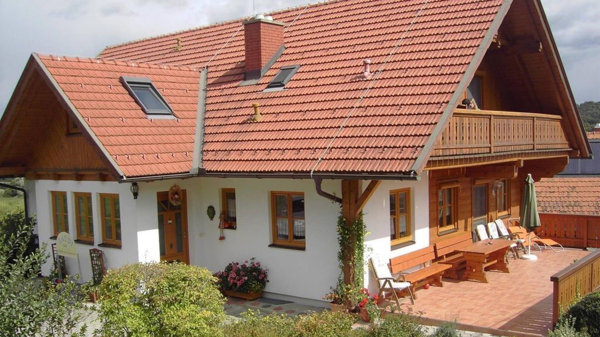 Kloech Bed & Breakfast | Gästehaus & Weinhof Radl Sabine and Christian - Double room with shower, WC
