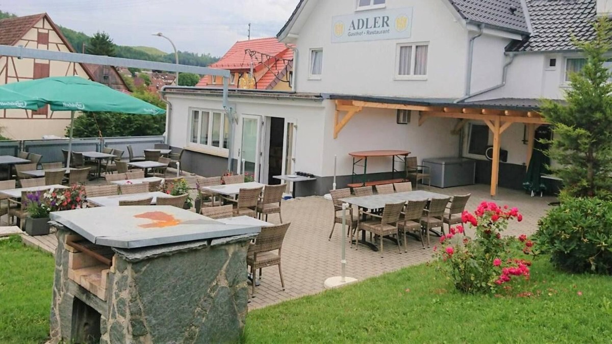 Calw House | Gasthaus Adler: Double Room with Private Bathroom and Garden View