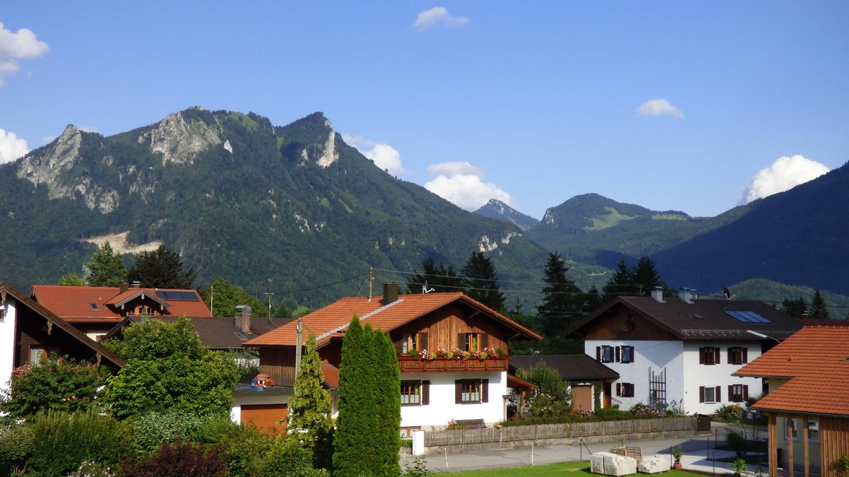 Flintsbach A. Inn Hotel | Gasthof Falkenstein & Metzgerei Schwaiger