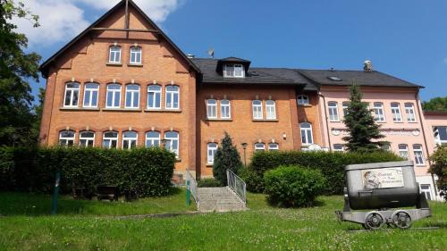 Harra Hotel | Gasthof zum alten Schulmeister