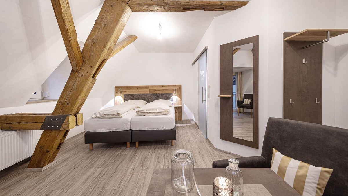 Burgbernheim House | Gasthof Zum goldenen Hirschen