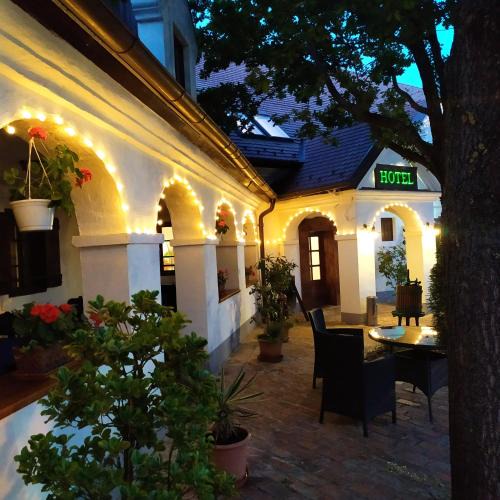 Paty Hotel | Gastland M1 Hotel & Conference Center