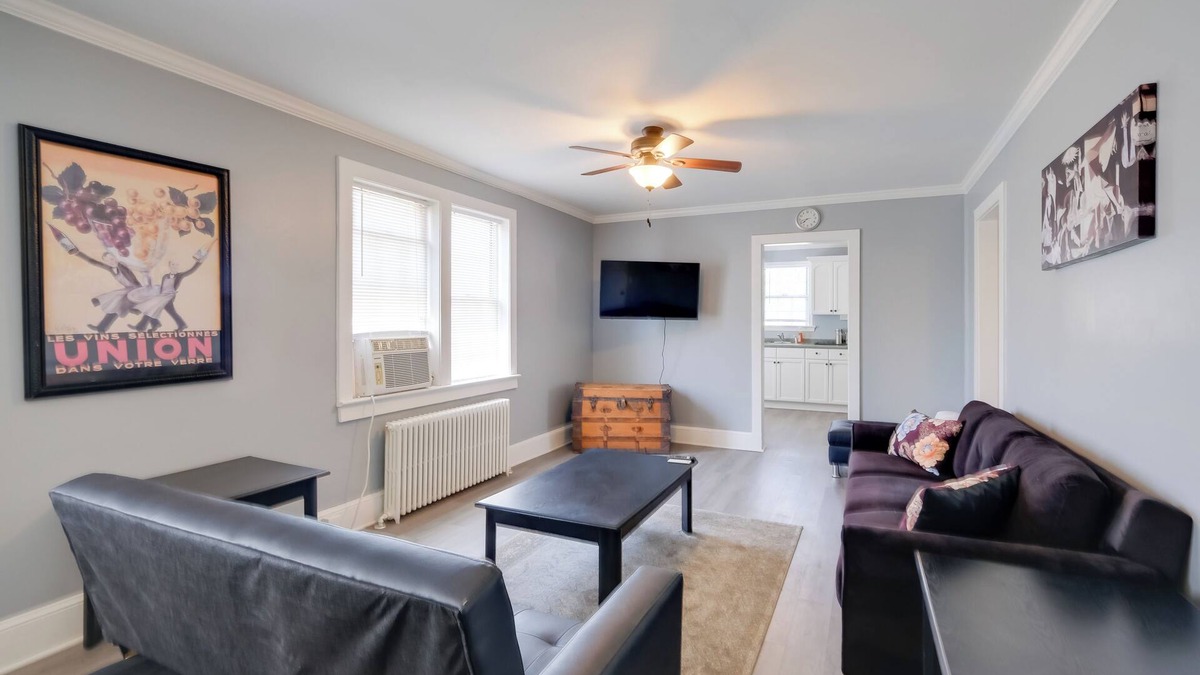Hamilton Apartment | Gastropub On-Site: Loudoun Wine Country Apartment