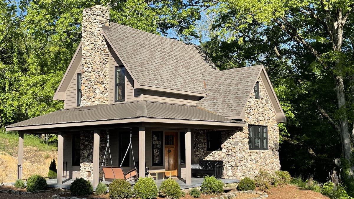 Lincoln County Cottage | Gate Cottage, private getaway in a stylish new homenw/views, hiking and a creek.