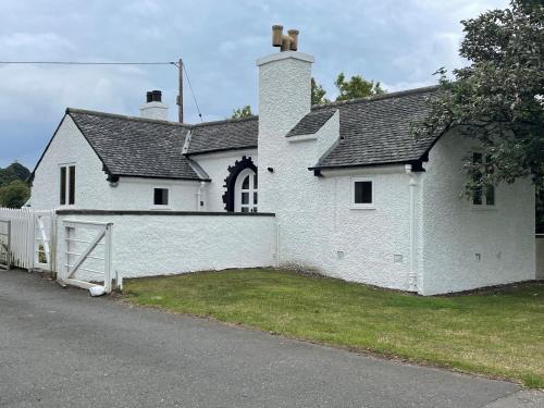 Newton House | Gate Lodge