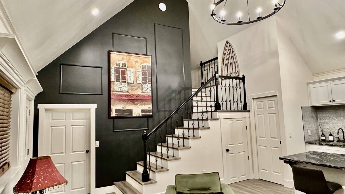 Lakewood House | Gated Carriage House Estate
