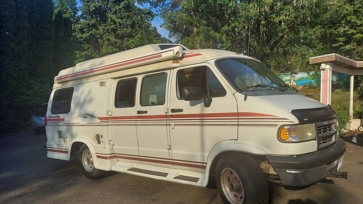 Mountlake Terrace RV Rental | GATED CLASS B RV STAYING