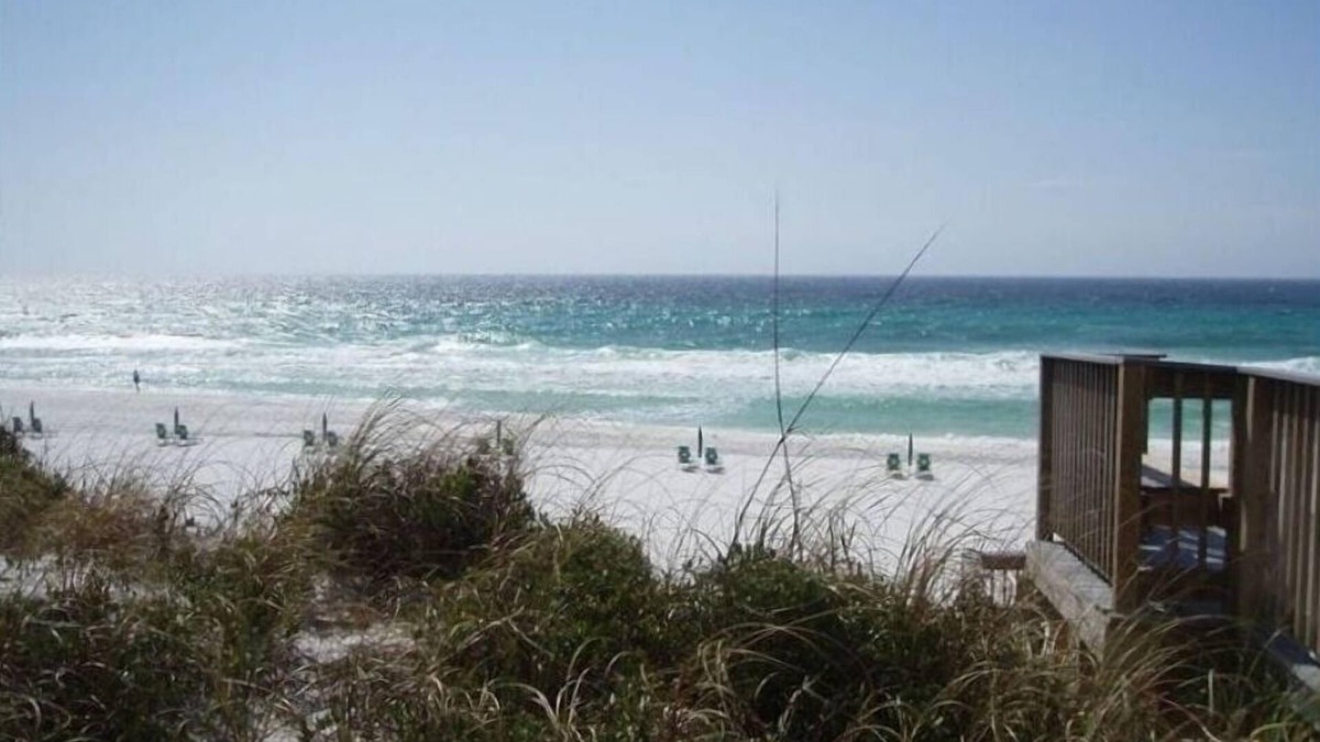 Miramar Beach Cottage | Gated community, Overlooking Tennis Courts, Close to Pool and beach