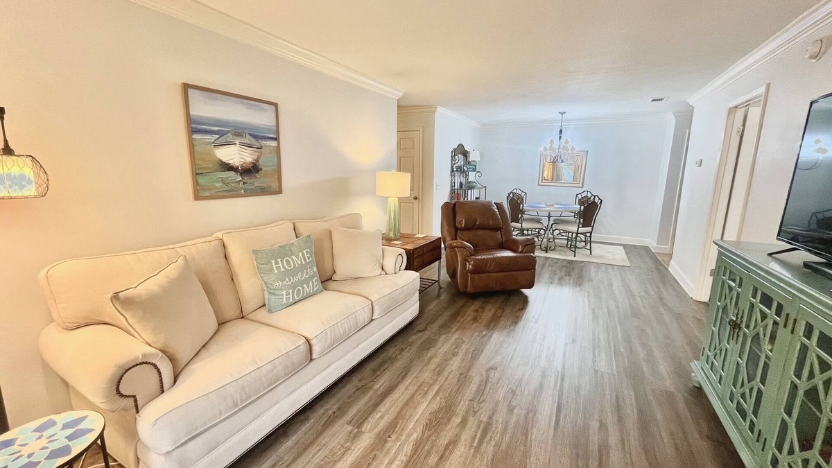 Saint Simons Heights Condo | Gated condo near beaches, shops and dining