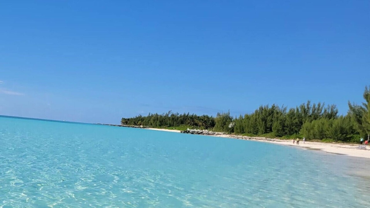 Bahamas Terrace Condo | Gated condo w/boat dock/beach/pool/hot tub