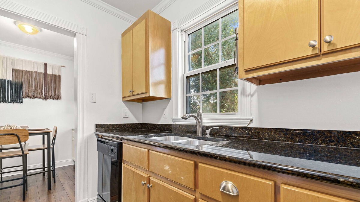 Mobile Condo | Gated Condo w/ Pool & Gym near USA & Downtown