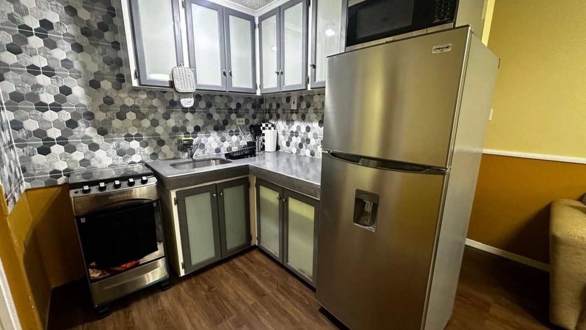 Camperdown Apartment | Gated Cozy King Suite - WiFi, A/C, Central Location, Night Life