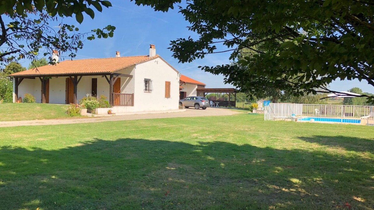 Roumagne House | Gated family home with private pool