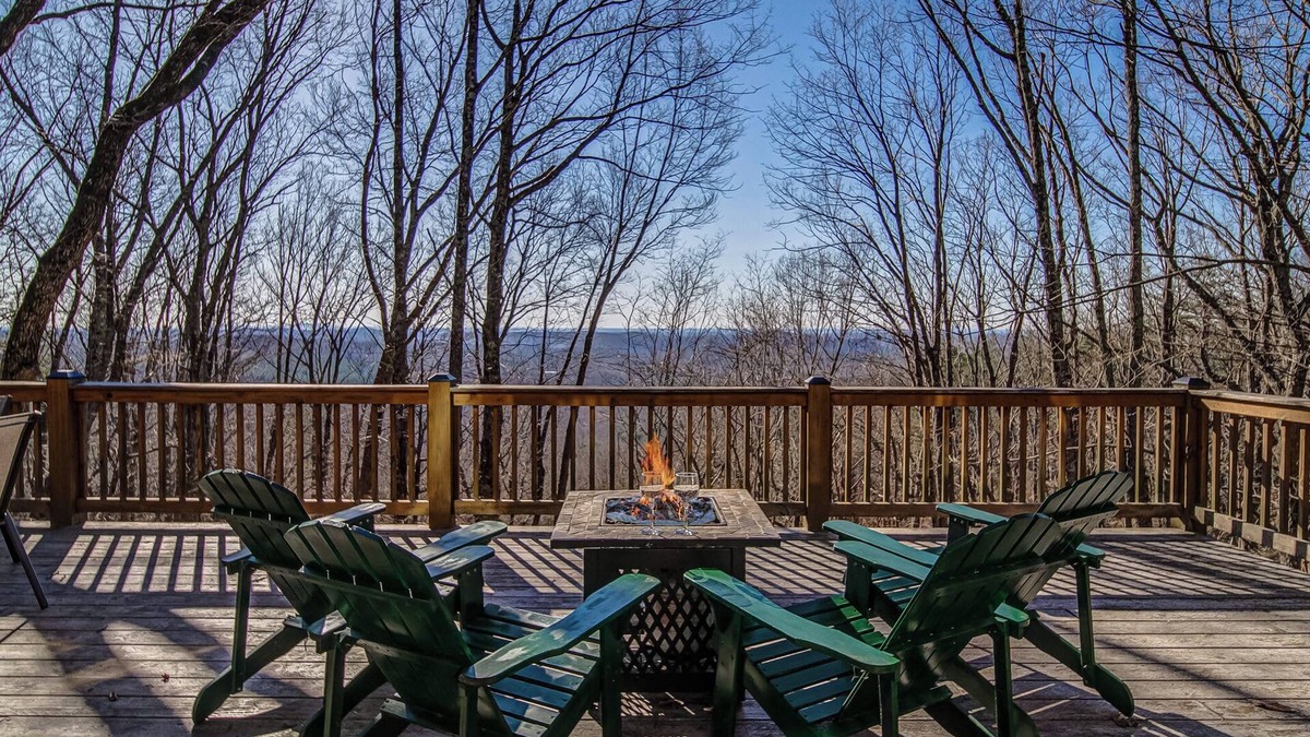 Tate Cabin | Gated Golf & Lake community - North GA Mountains!