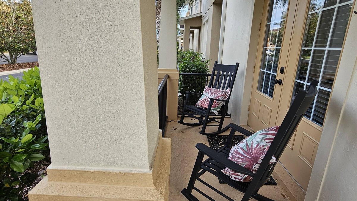 Sanford House | Gated, quiet 3 bdrm 3 bath townhome at Sanford, Heathrow & Lake Mary junction.