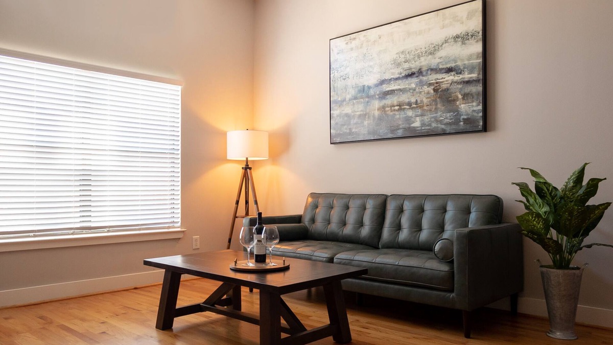 Woodlake - Briar Meadow House | Gated Townhouse 2BR/2BA near Galleria & Downtown