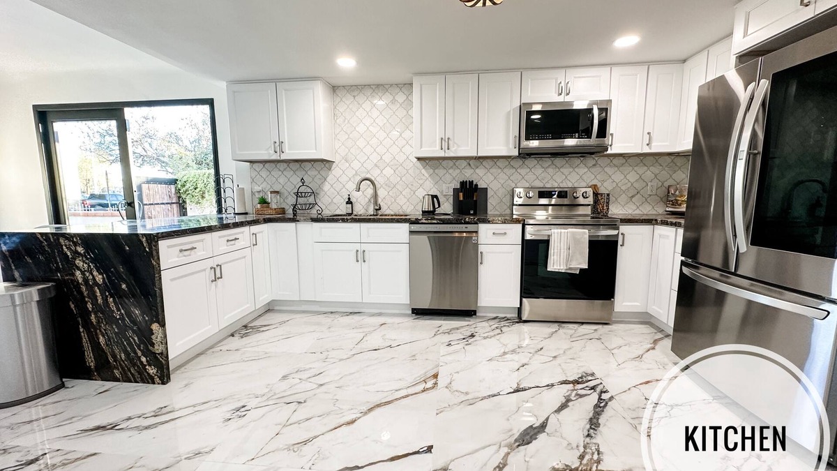 Garfield House | GATEDBOHEMIAN LUX MarbleCastle EVENTVen 4BR,2.5BA, Phx DWTN Cozy Modrn , Hos 9+