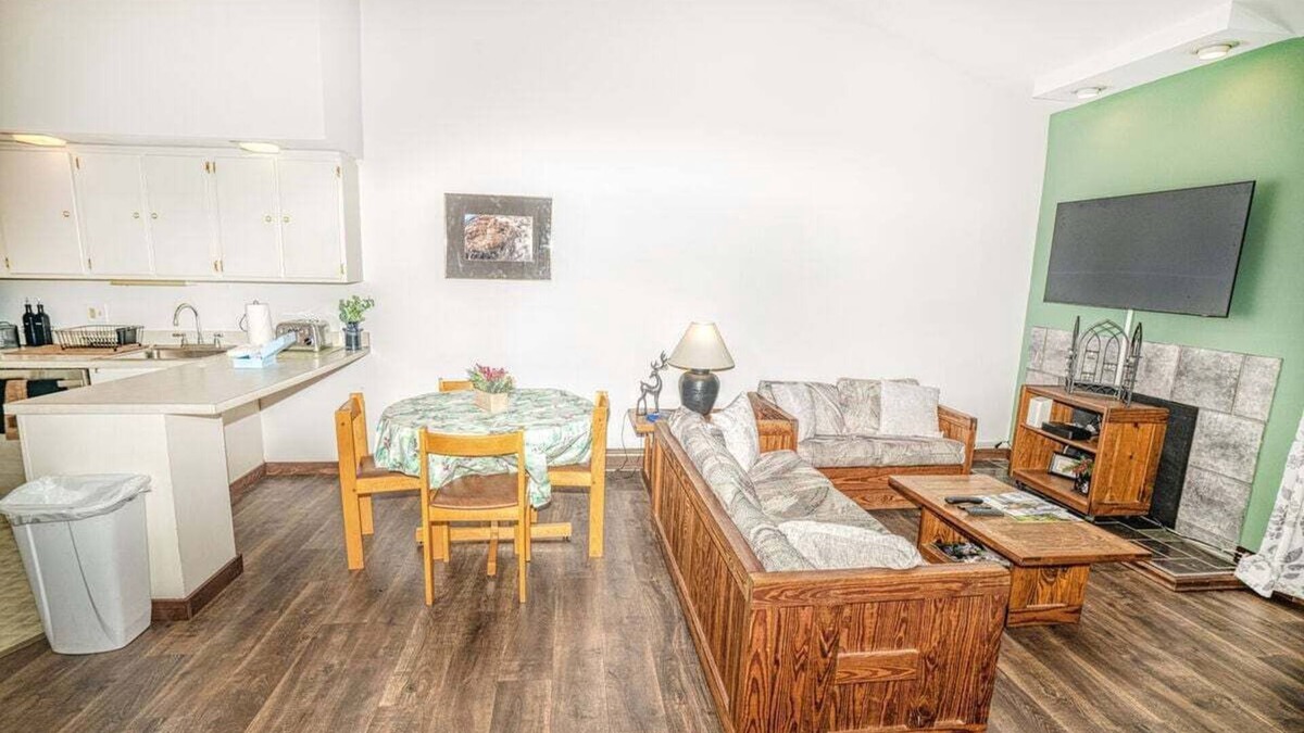 Mendon Condo | Gateway Condo Unit 25 - 12 to 15 minute drive to Killington Mountain
