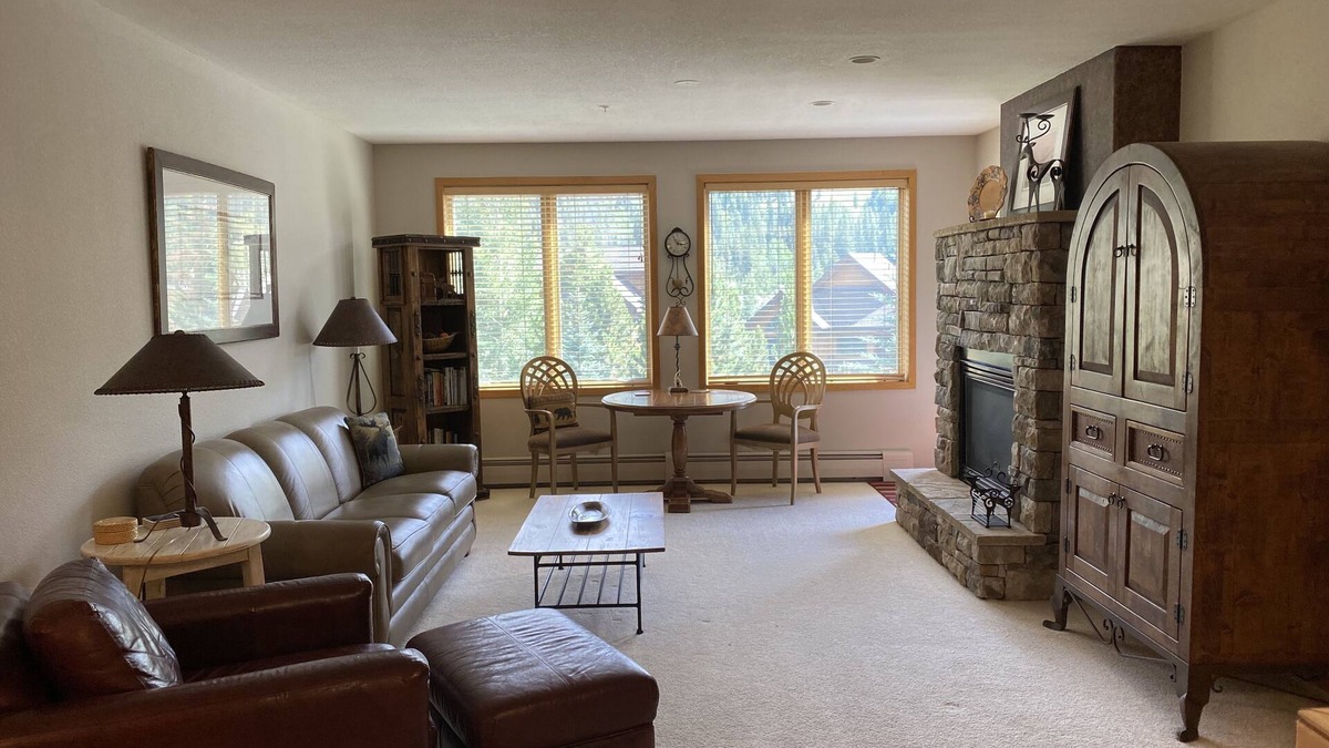 Mountain House Condo | Gateway River Run: 2 Suites, Walk to Lifts, Slope Views, Washer/Dryer