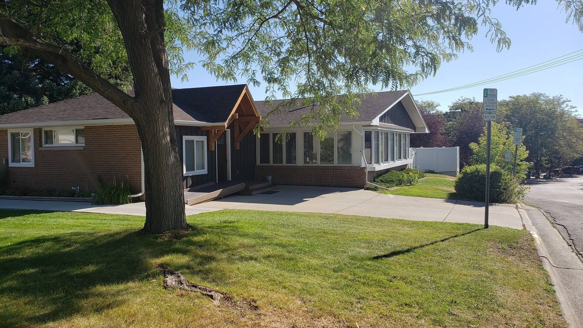 Helena House | Gateway to Great Northern close to historical downtown Helena.