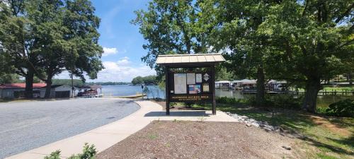 Norwood House | Gateway to Lake Tillery Retreat