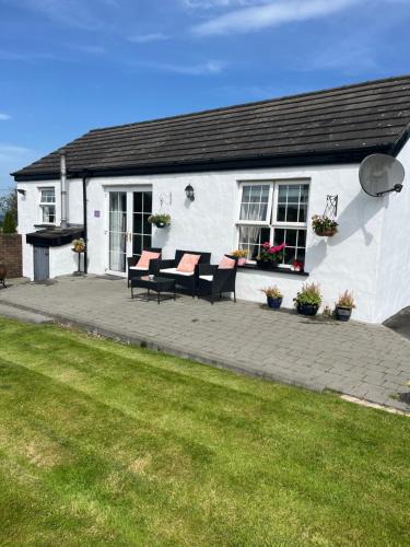 Lisnagunogue House | Gateway to The Glens