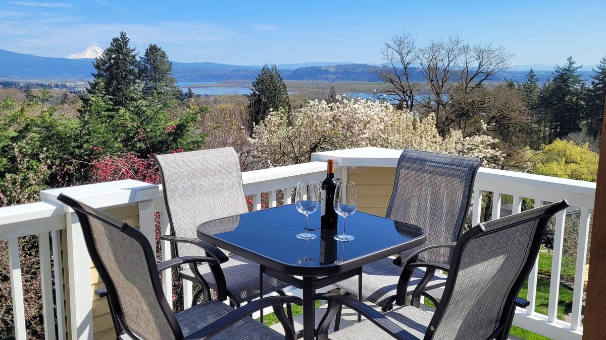 Camas Apartment | Gateway to the Gorge