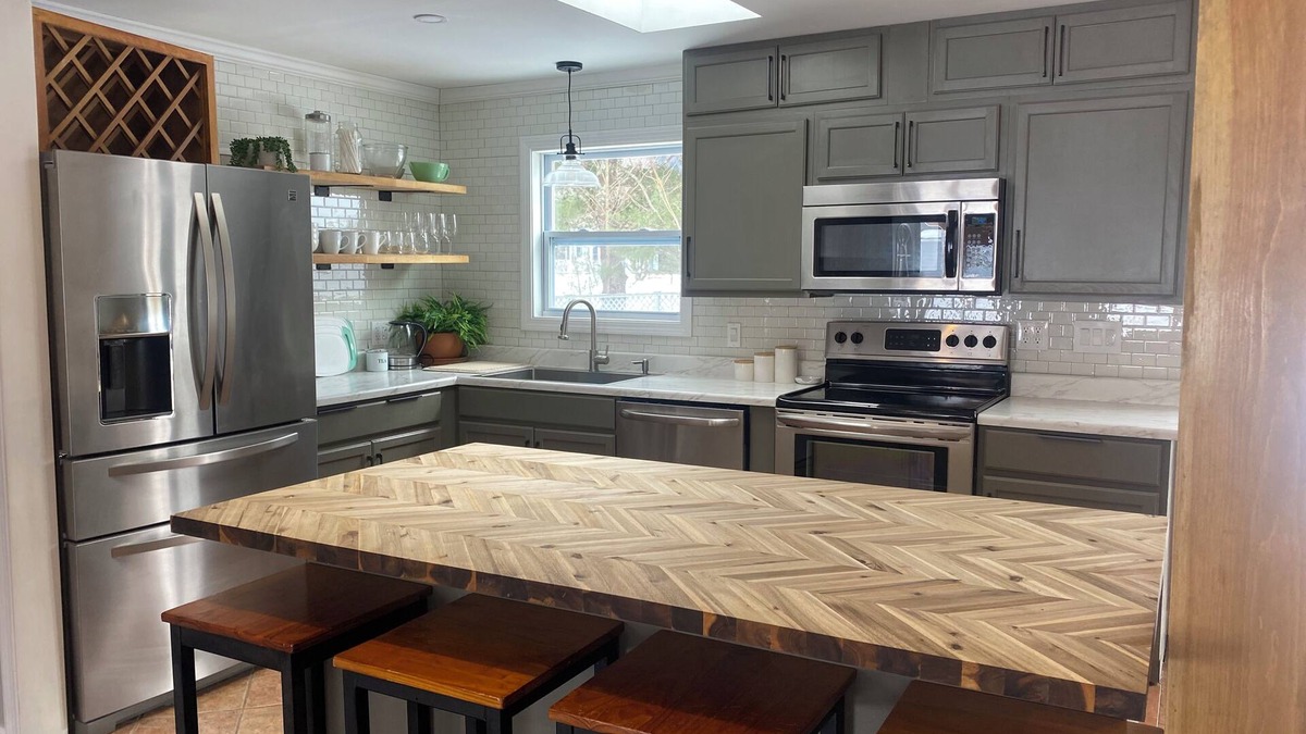 Manchester Center House | Gather and relax with friends and family