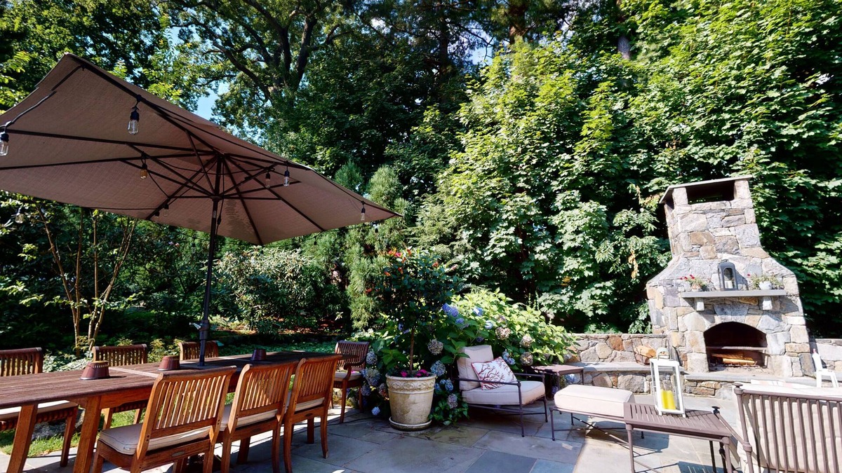 Rye House | Gather the Family - Resort Style Retreat w/private Pool & Beach/Boating access