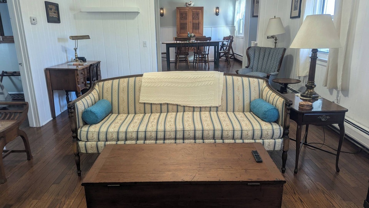 Newtown House | Gather with loved ones in this early American home